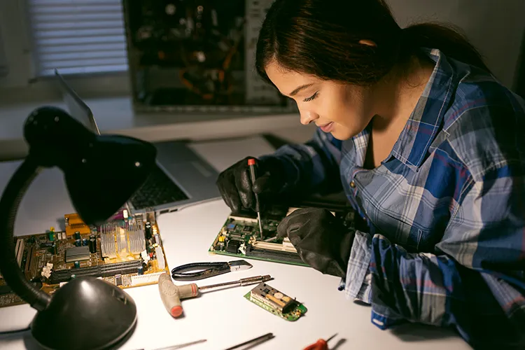 Women in Skilled Trades- Breaking Barriers